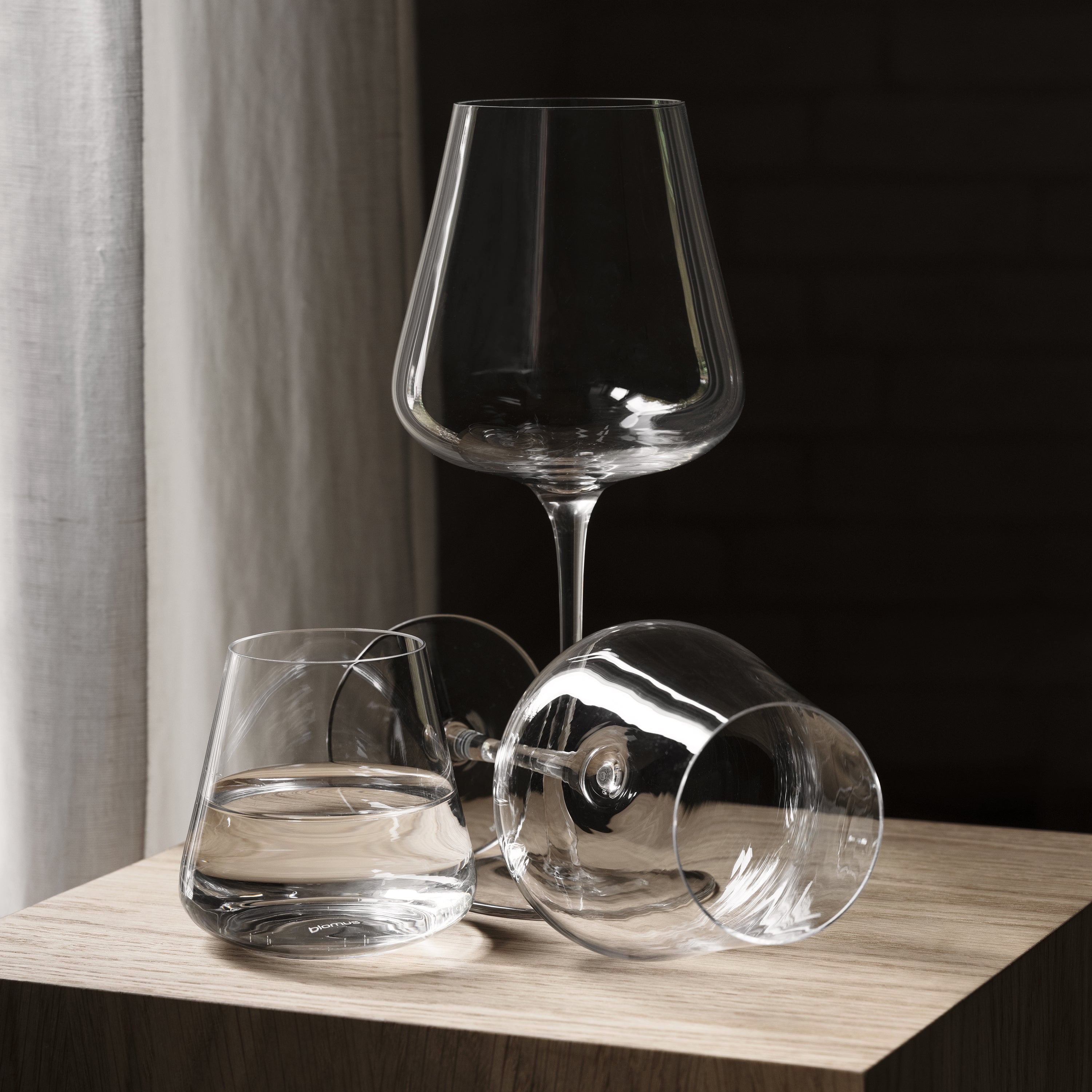 http://www.2modern.com/cdn/shop/files/blomus-belo-white-wine-glass-set-of-6-view-add02.jpg?v=1684718853