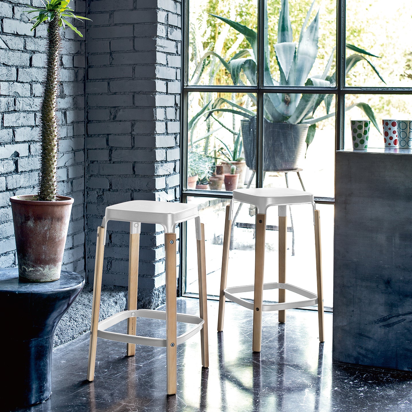 Steelwood Stool