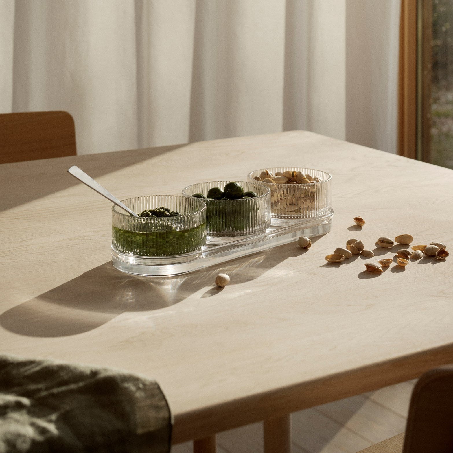 http://www.2modern.com/cdn/shop/files/stelton-pilastro-tapas-set-view-add01.jpg?v=1700021818