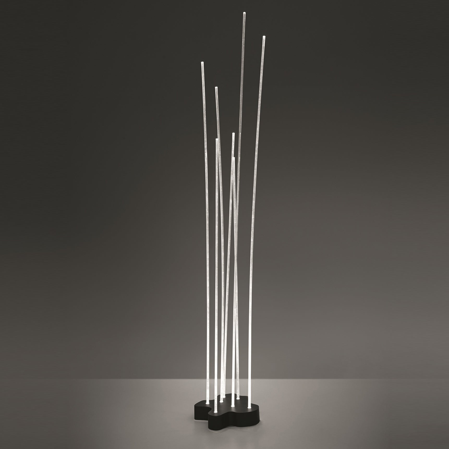 Artemide Outdoor Lampada Reeds Outdoor lampada da terra Artemide Outdoor a  570,96 € vendita online al miglior prezzo - LampCommerce