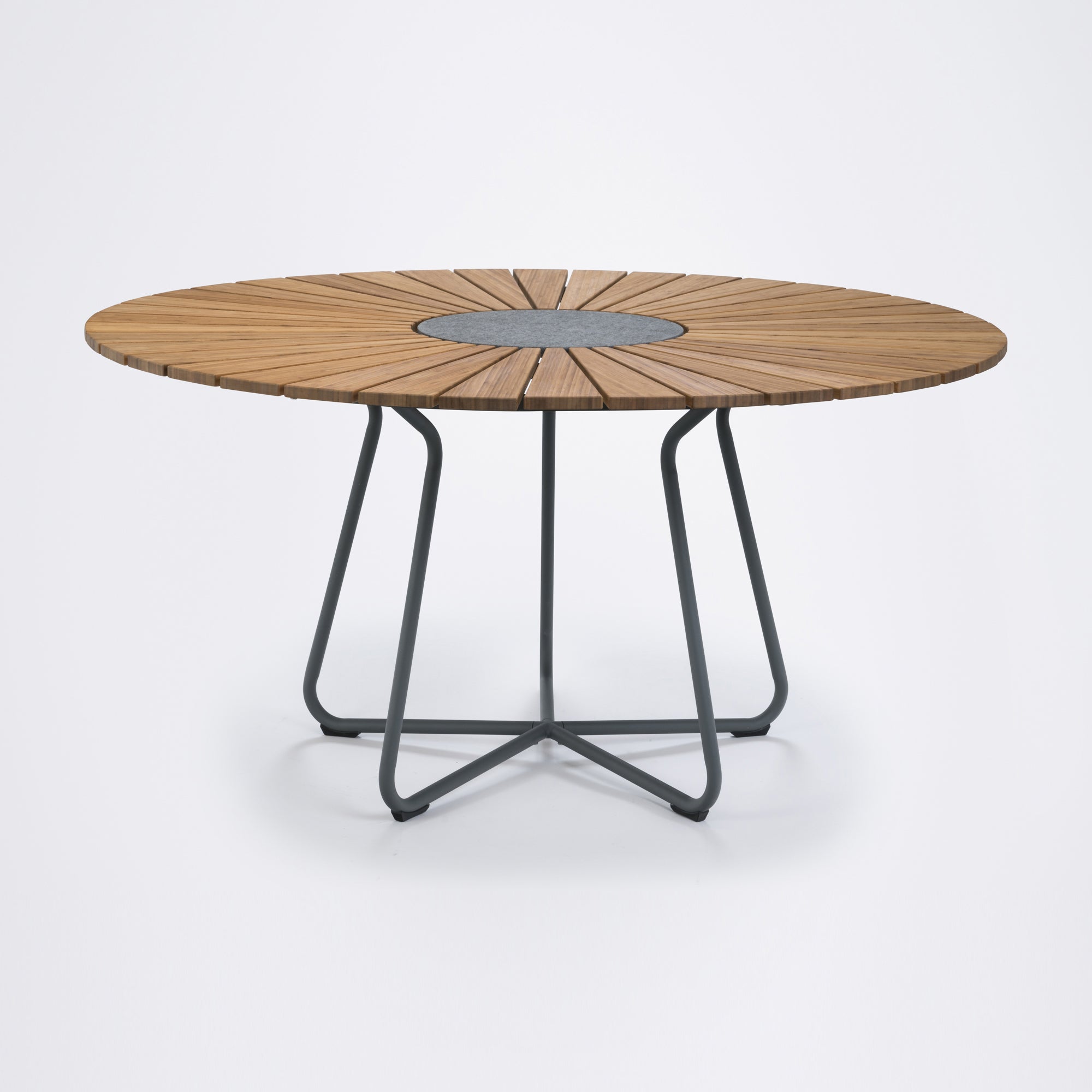 houe-circle-outdoor-dining-table-2modern