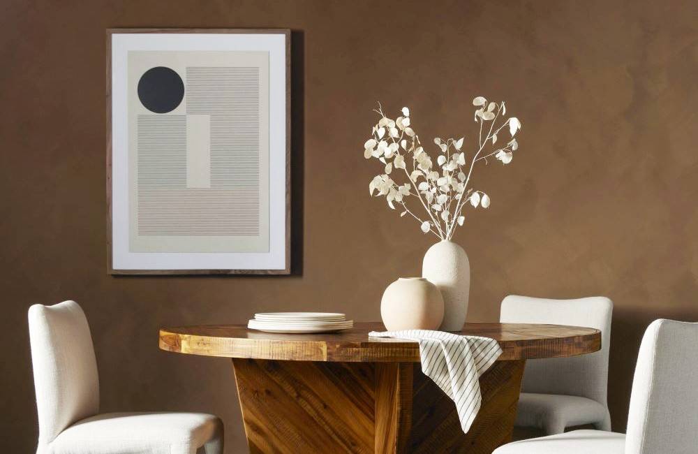 5 Ideas For Decorating a Large Dining Room Wall