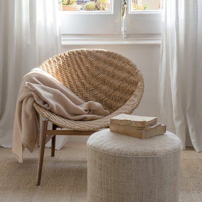 https://www.2modern.com/cdn/shop/files/tier1_tile_blankets___throws_desktop_600x600.jpg?v=1638373406