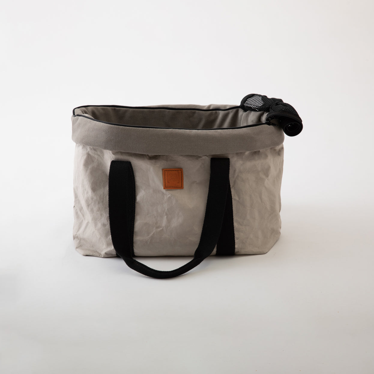 2.8 Design for Dogs Dorothea Dotto Dog Bag in Silver