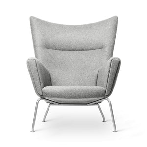 CH445 Wing Chair